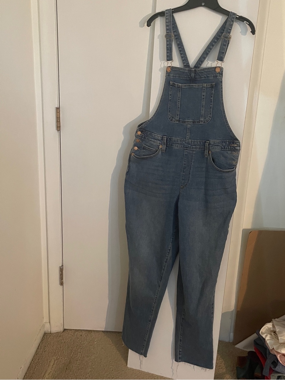 Universal Thread Blue Denim Women’s Overalls with Front Bib